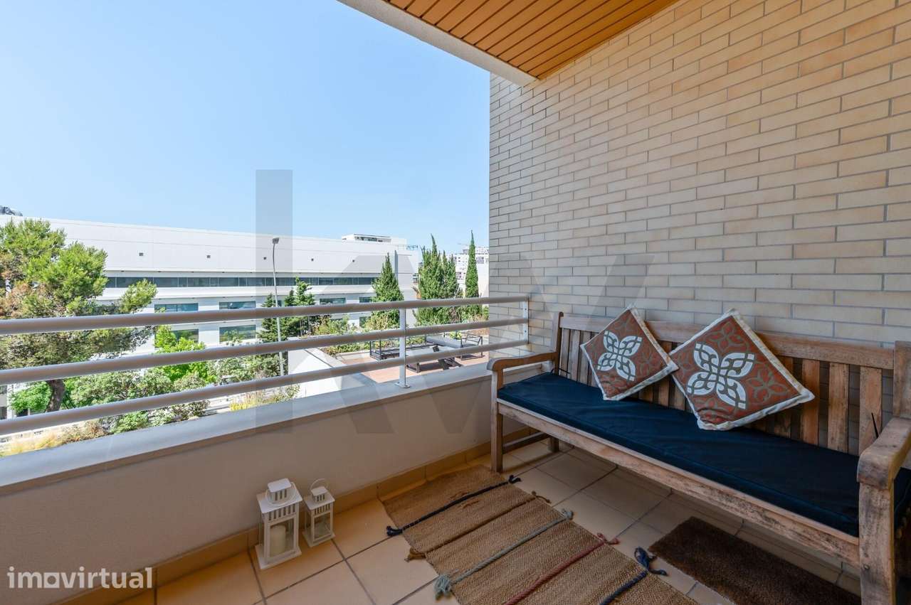 Apartamento com Vista Rio  no Alto de Algés - Grande imagem: 3/48