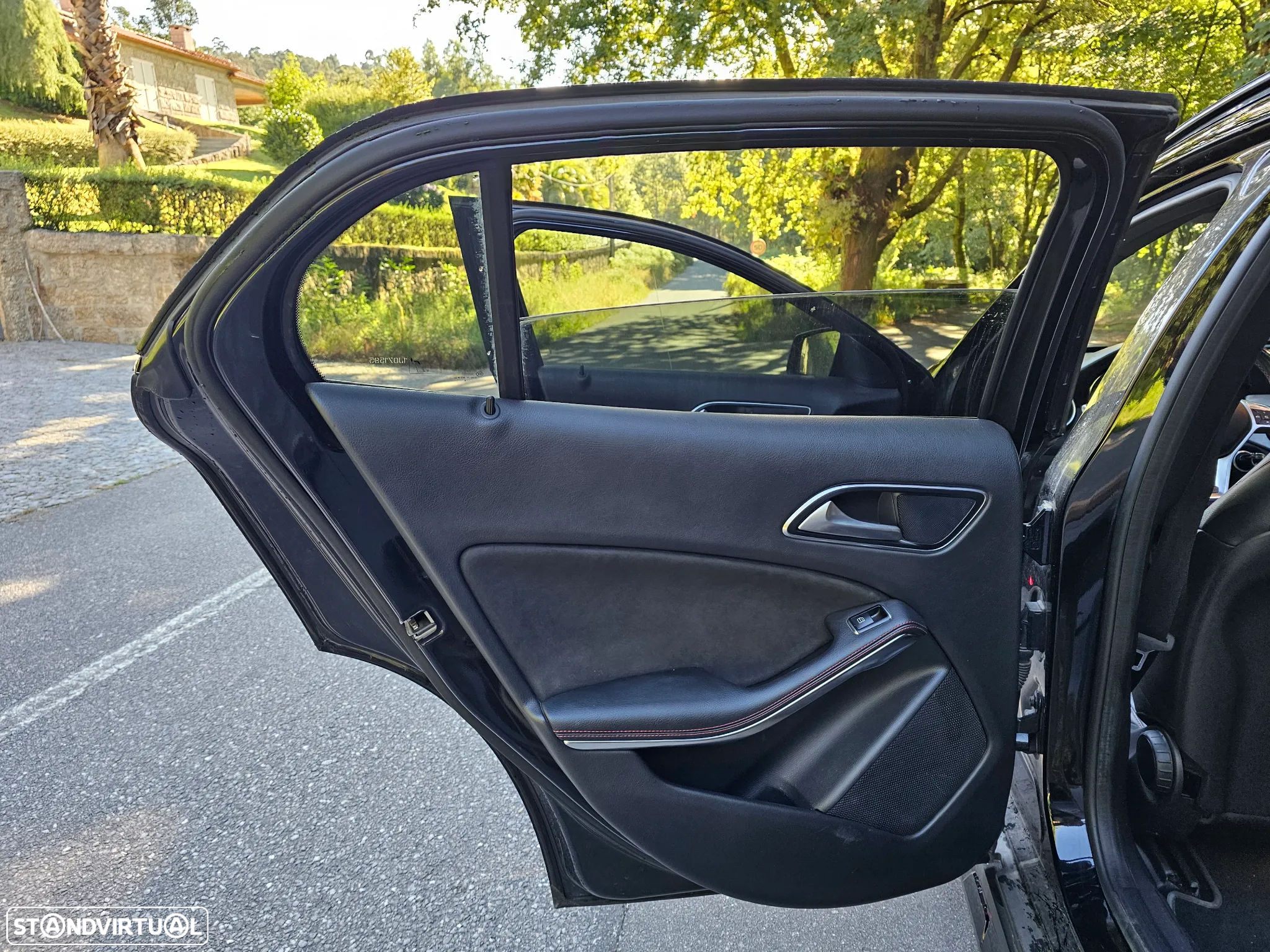Mercedes-Benz GLA 220 - 4