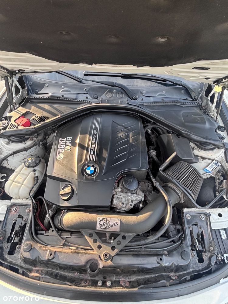 BMW Seria 3 335i xDrive Sport Line - 11
