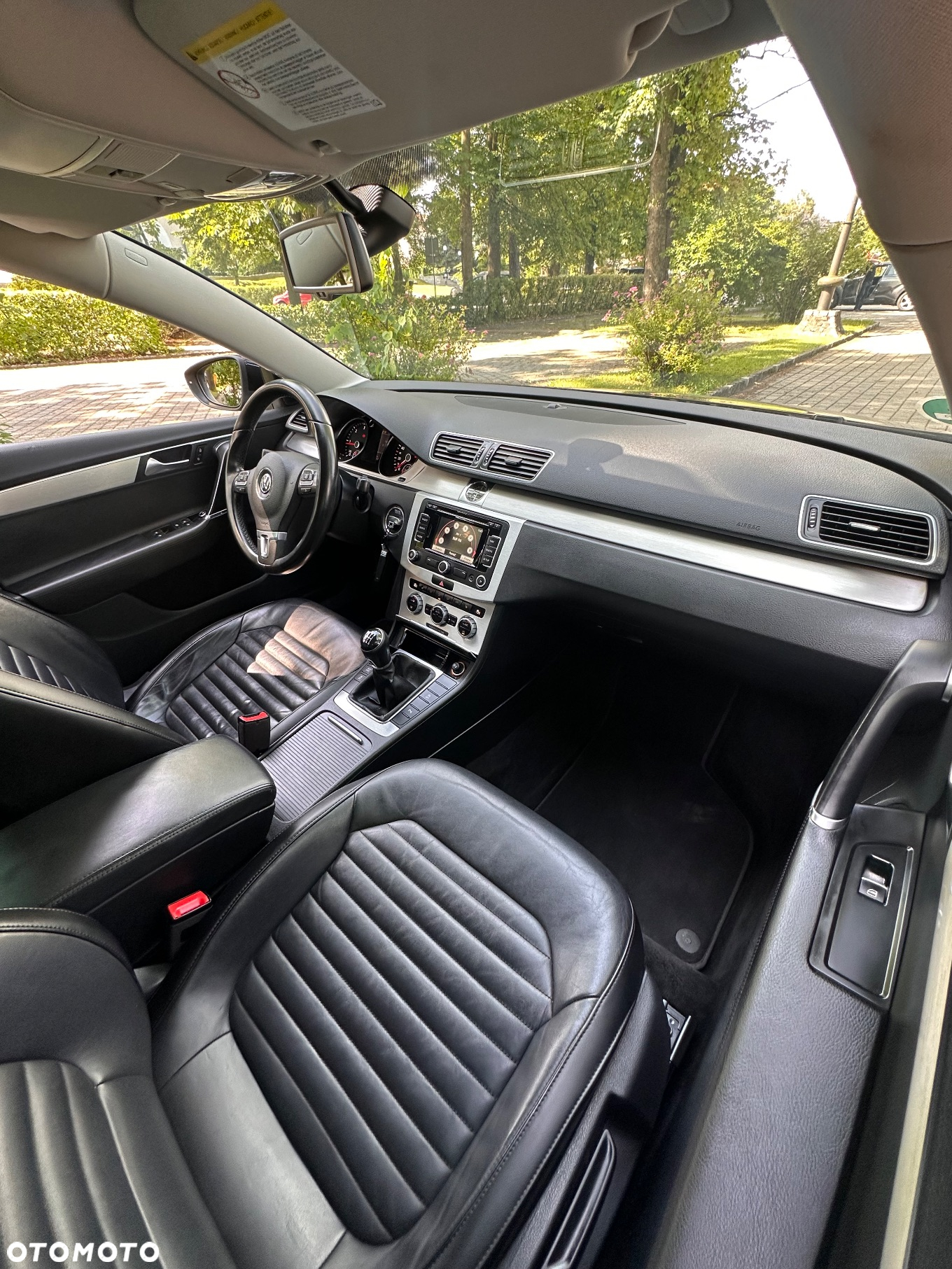 Volkswagen Passat Variant 2.0 TDI BlueMotion Technology R-Line - 25
