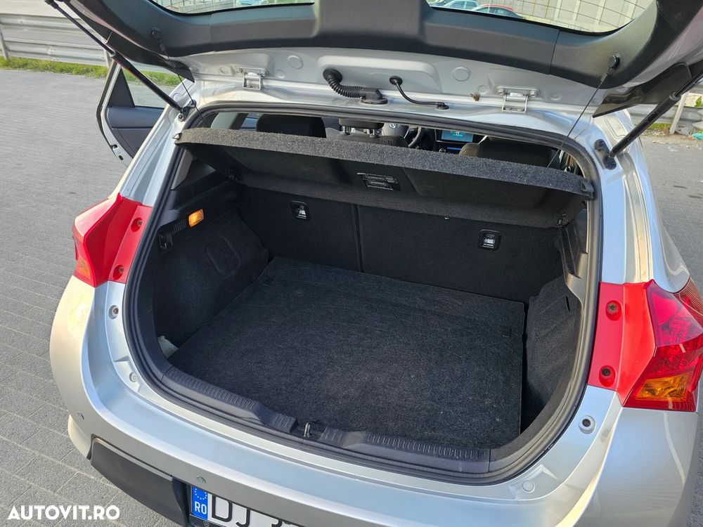 Toyota Auris - 5