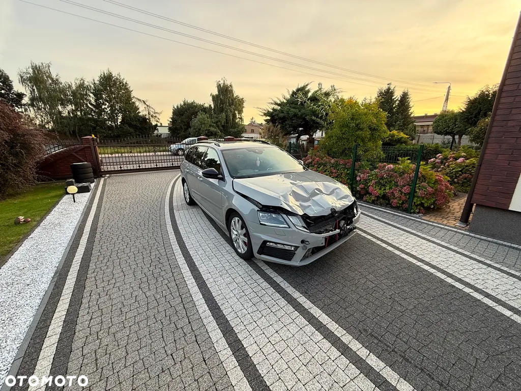 Skoda Octavia Combi 2.0 TSI DSG RS First Edition - 9