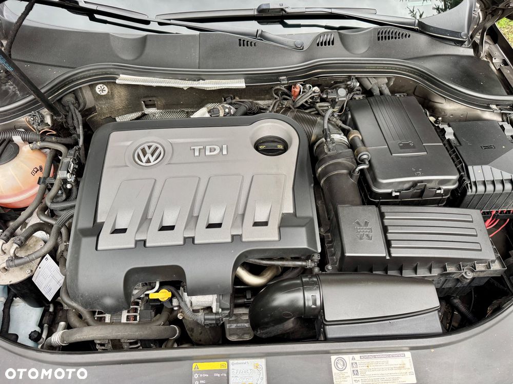 Volkswagen Passat 2.0 TDI BlueMotion Technology Comfortline - 14