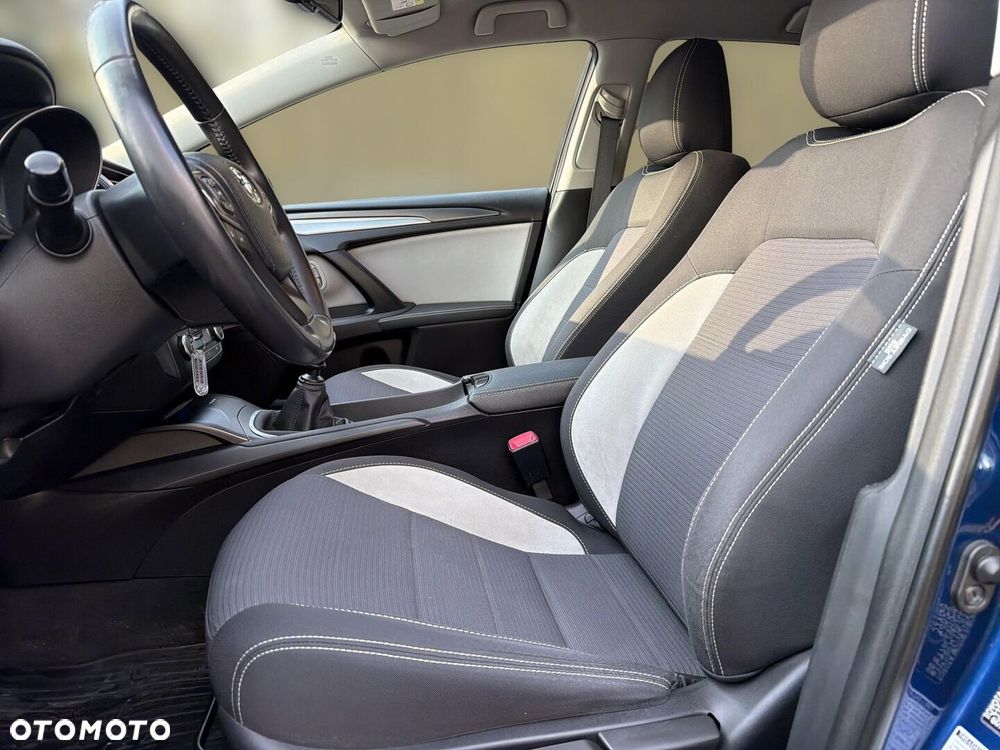 Toyota Avensis 2.0 D-4D Premium - 23