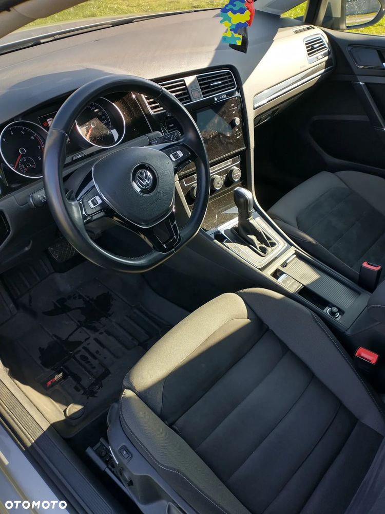 Volkswagen Golf - 15