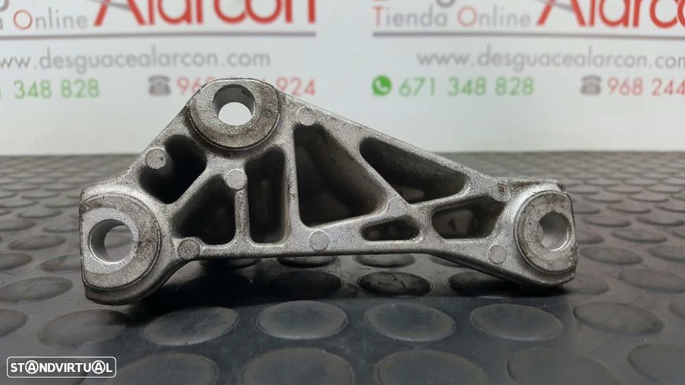 MÉDIO BMW SERIE 1 BERLINA (E81/E87) 118D - 5