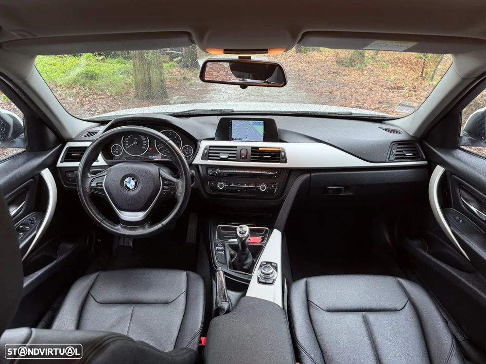 BMW 318 d Sport - 13