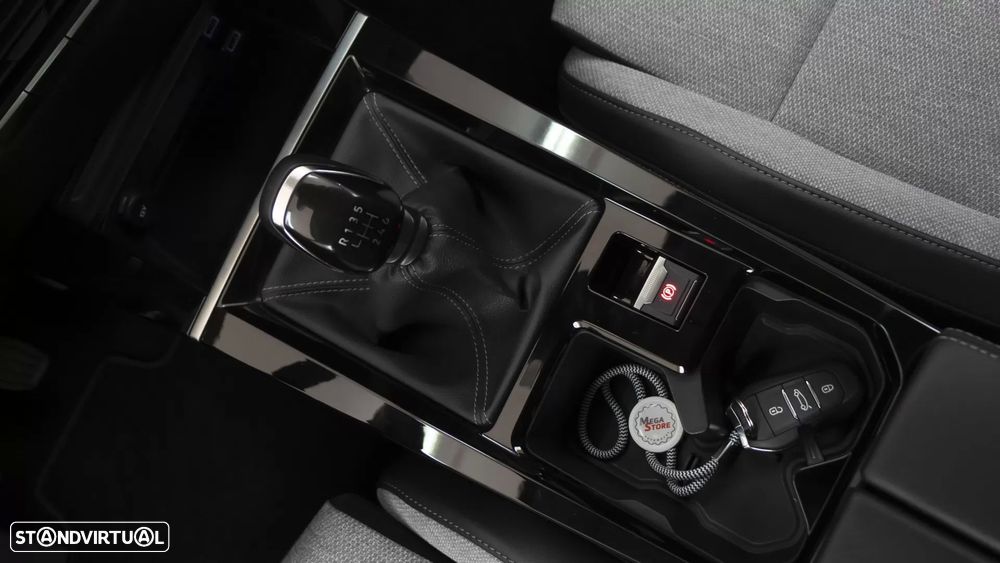 Opel Astra 1.2 T Elegance - 32