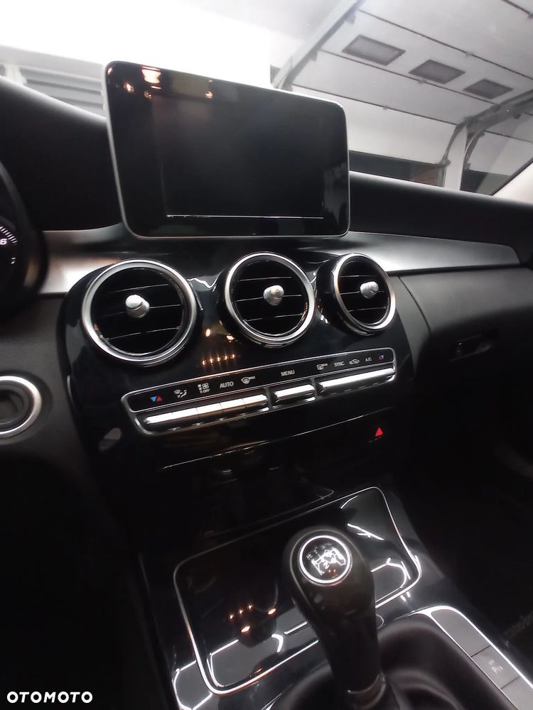 Mercedes-Benz Klasa C 200 CGI BlueEff Classic - 7