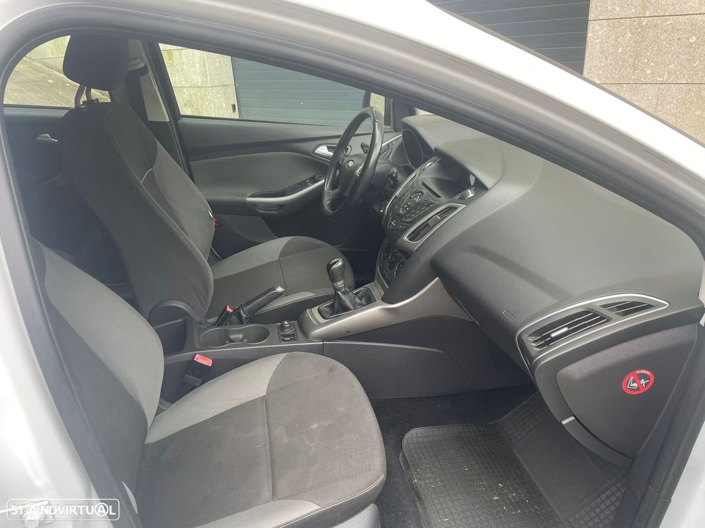 Ford Focus 1.0 EcoBoost S&S COOL&CONNECT - 10