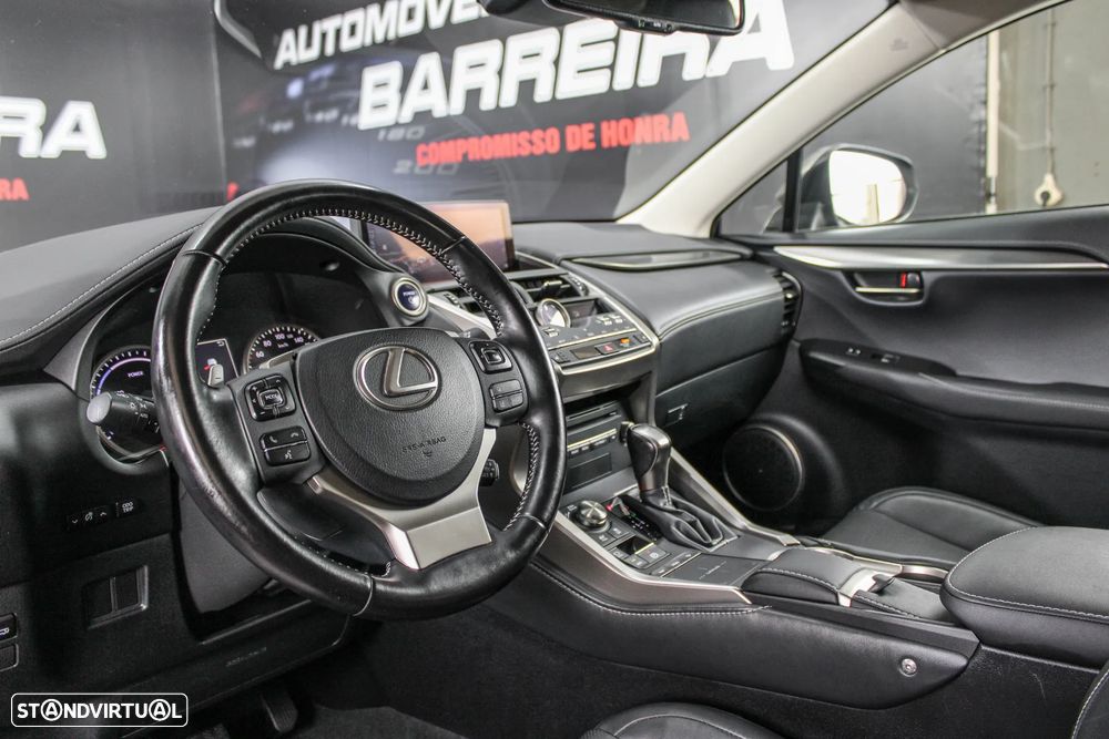 Lexus NX 300h Executive+ - 22