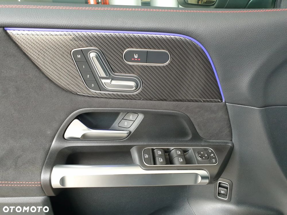 Mercedes-Benz GLB 200 d 4-Matic AMG Line 8G-DCT - 26