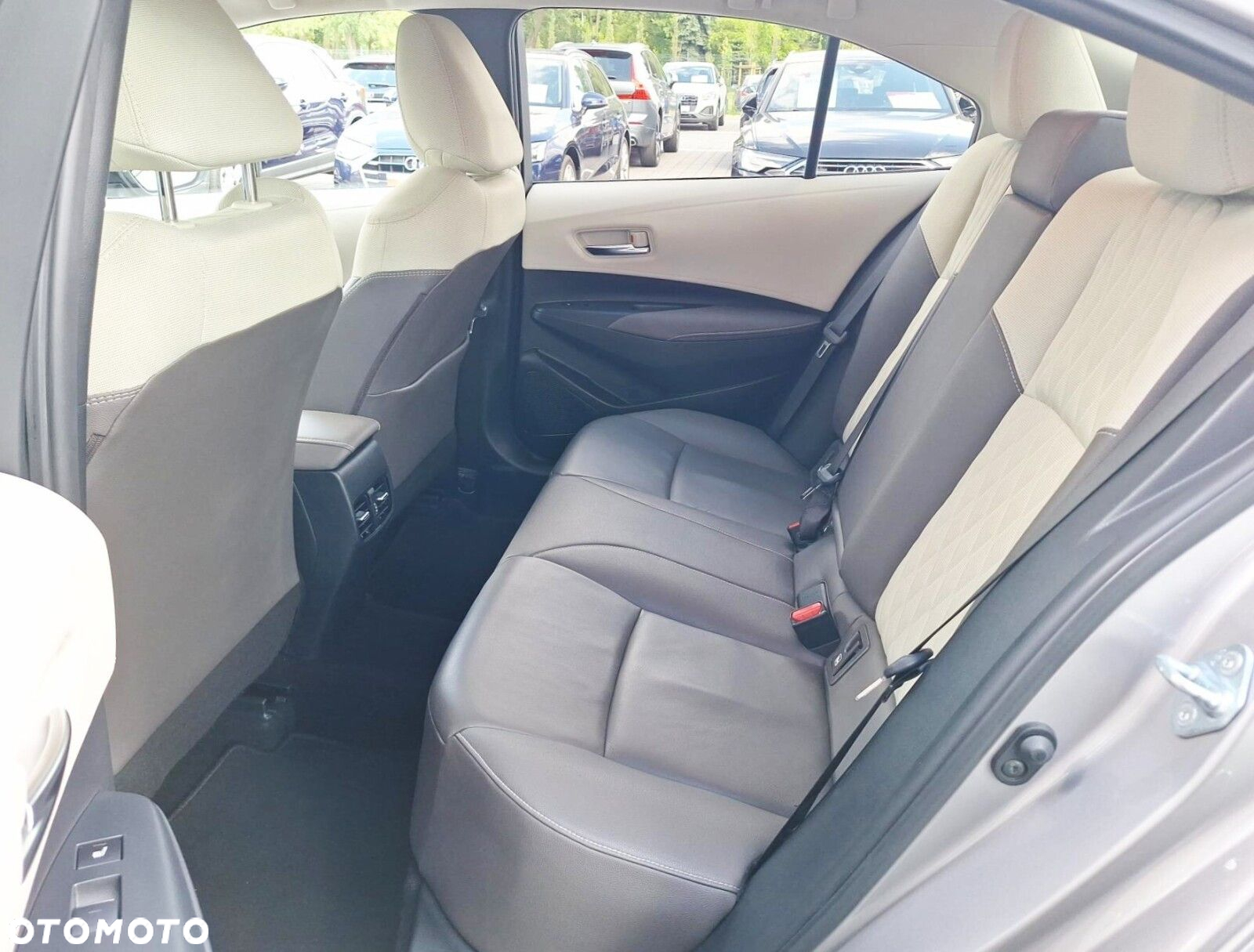 Toyota Corolla - 16