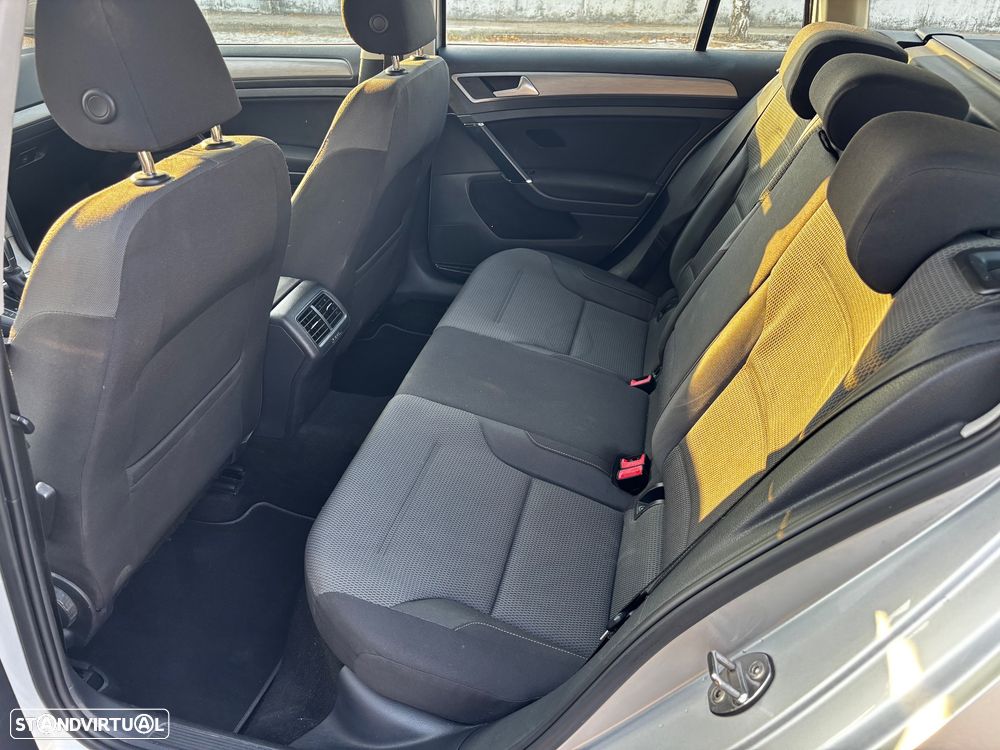 VW Golf Variant - 15
