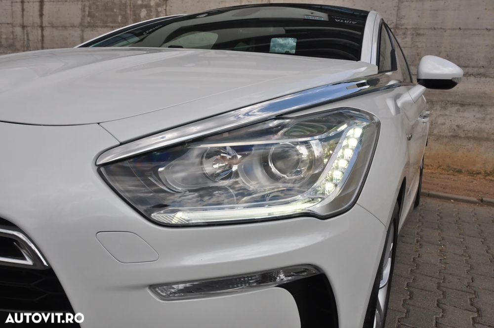 Citroën DS5 Hybrid4 EGS6 SportChic - 11