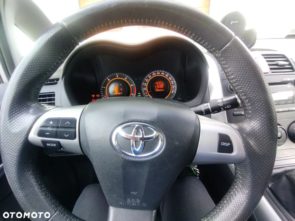 Toyota Auris 1.4 D-4D Terra EU5 - 6