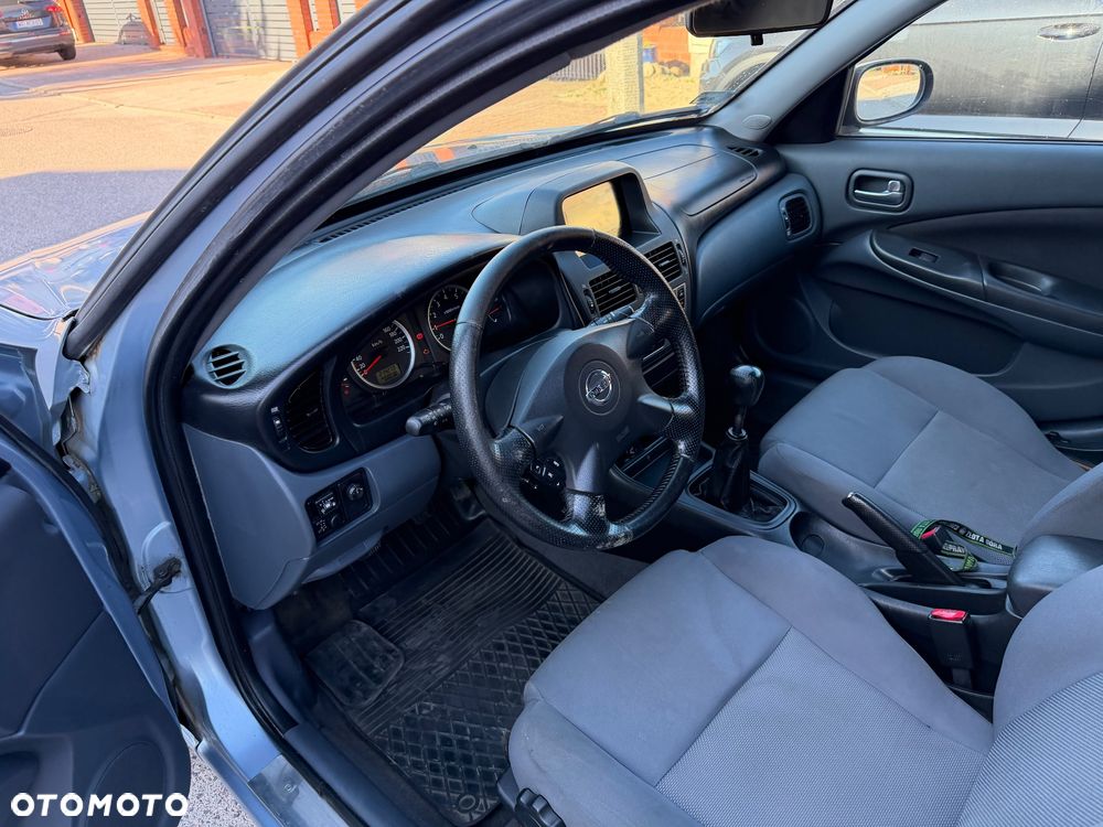 Nissan Almera 1.8 Visia - 7