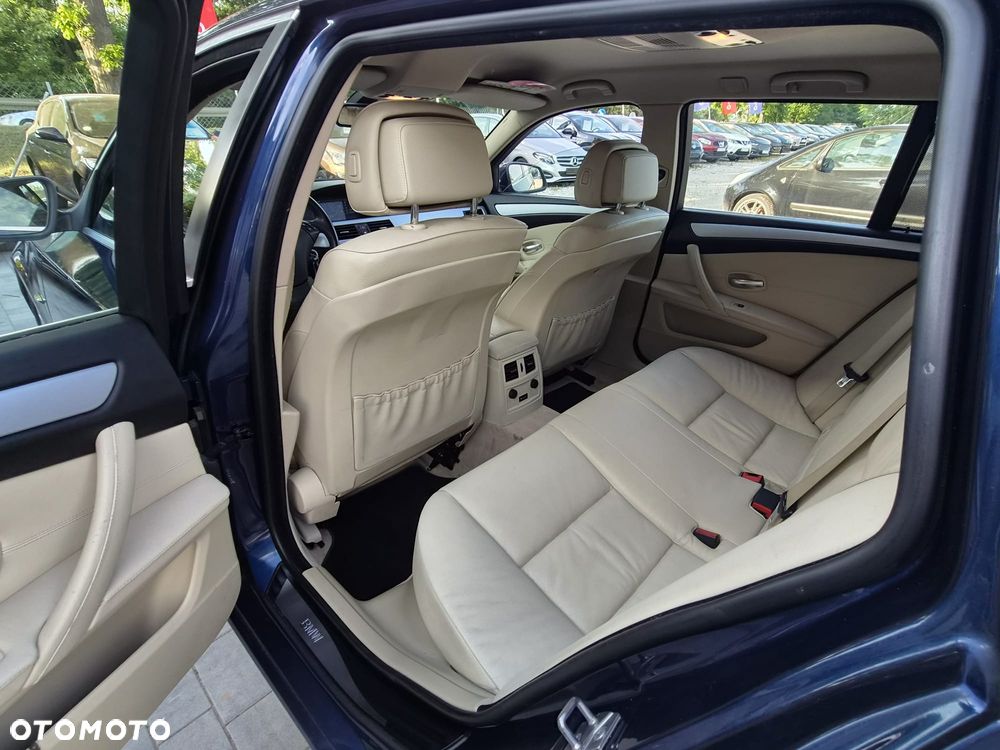 BMW Seria 5 520i - 26