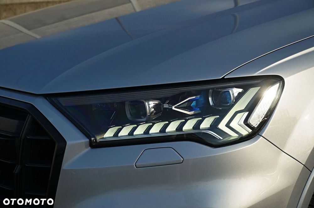 Audi SQ7 - 7
