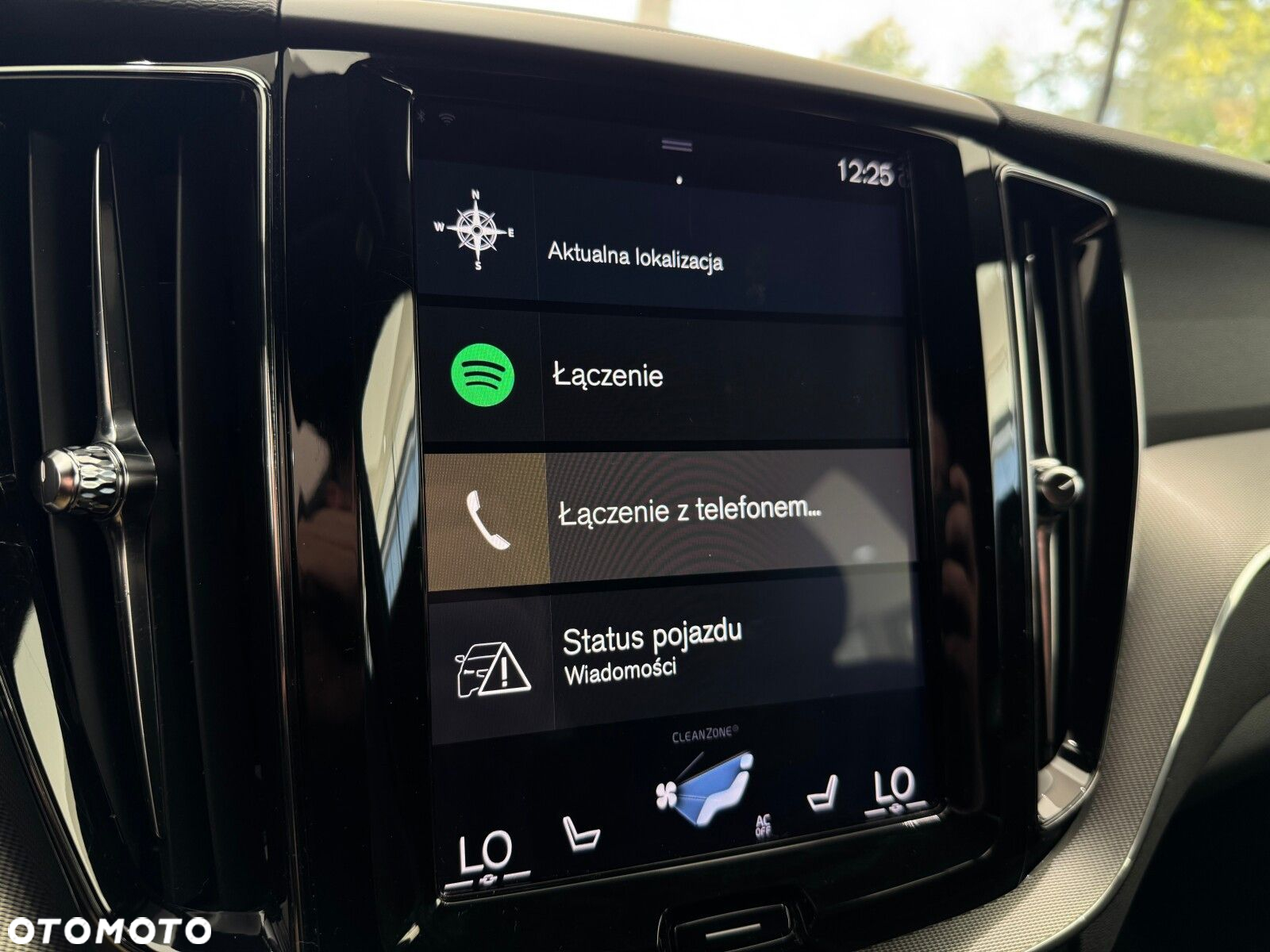 Volvo XC 60 T5 AWD R-Design - 29