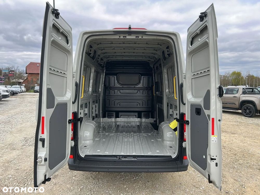Volkswagen Crafter 35 Furgon L3/H2, 2.0 TDI 140 KM, Wysoki dach, r.o. 3640mm - 13