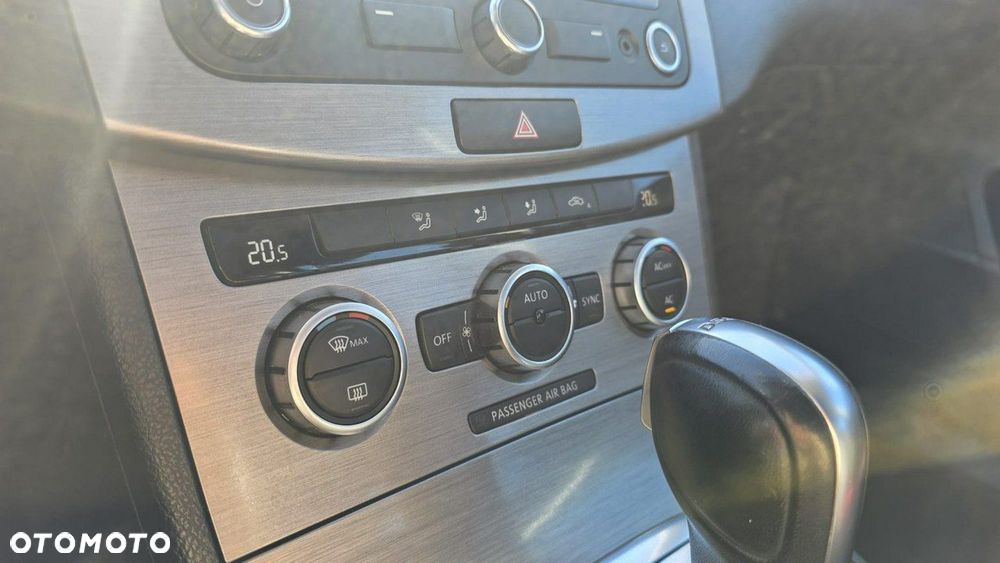 Volkswagen Passat - 15