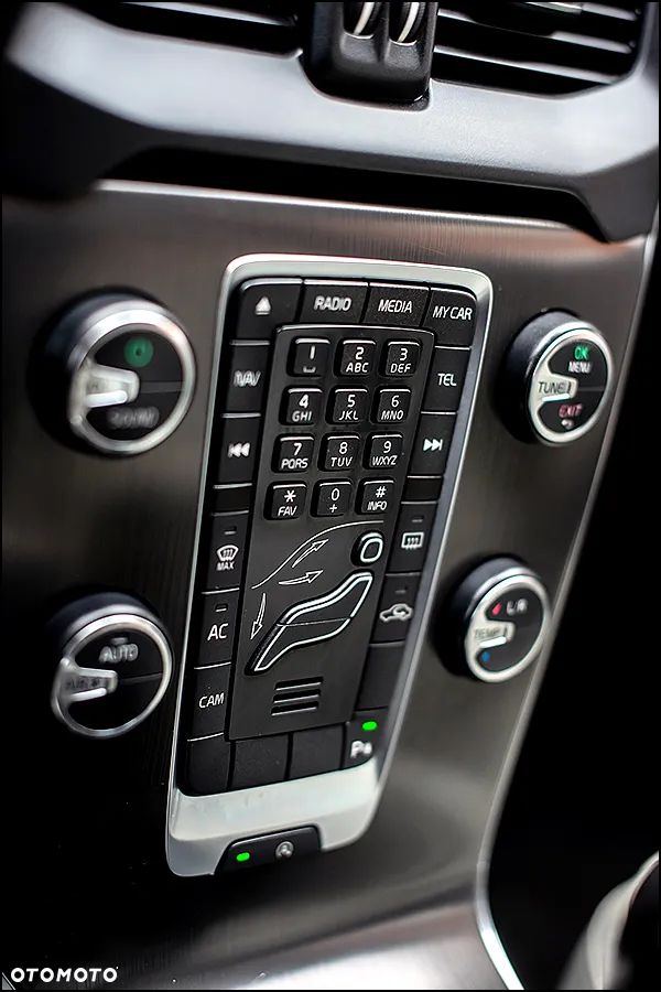 Volvo V40 D2 Summum - 27