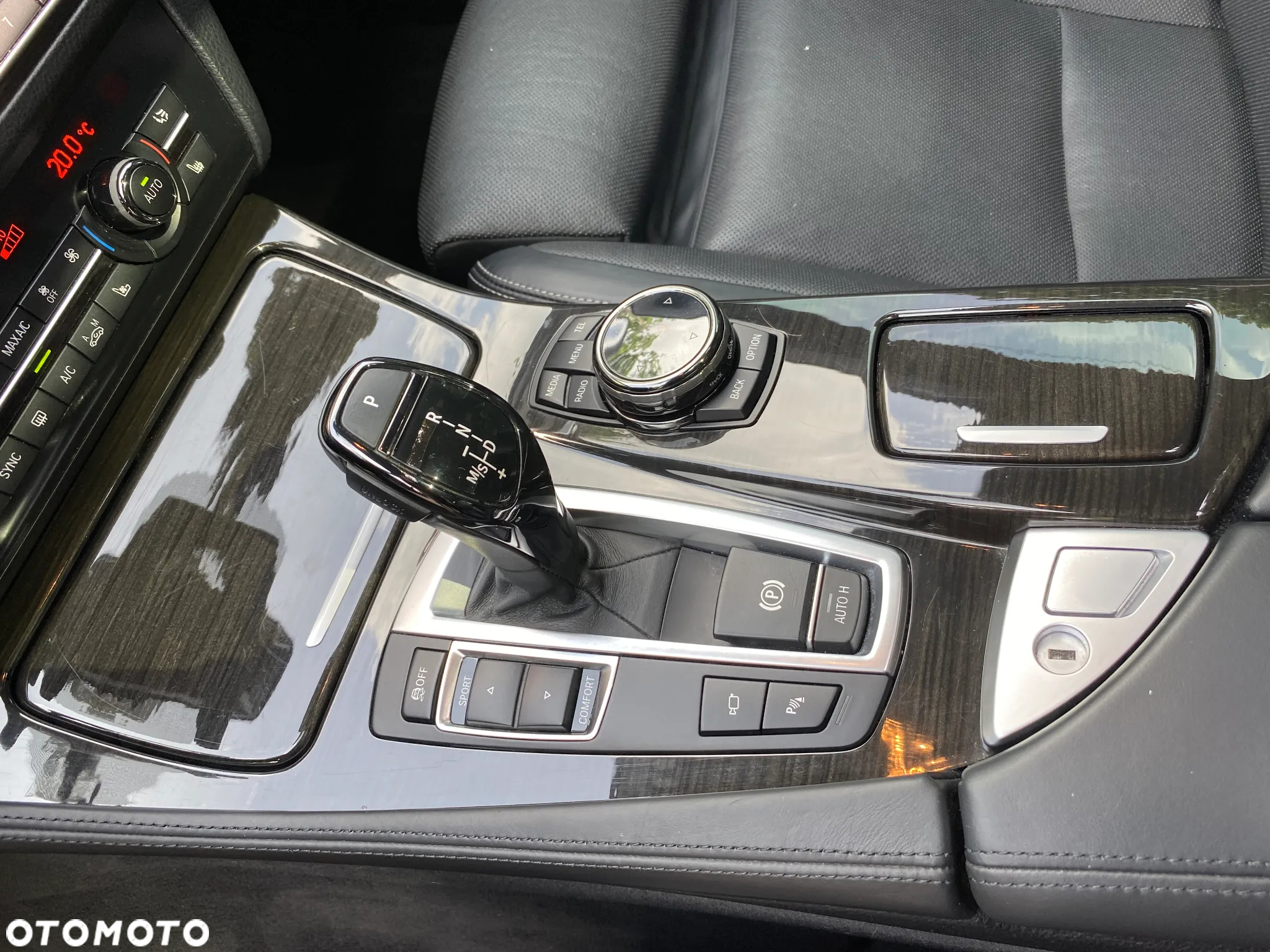 BMW Seria 5 550i - 19