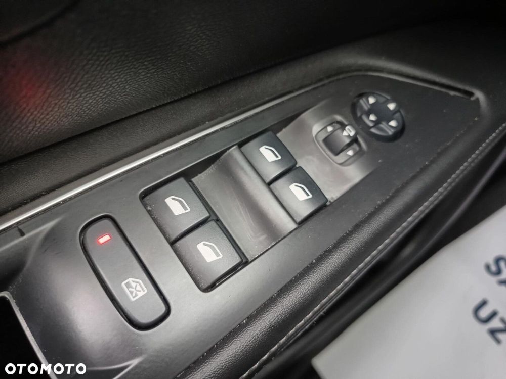 Peugeot 5008 1.6 PureTech Allure S&S EAT8 - 29