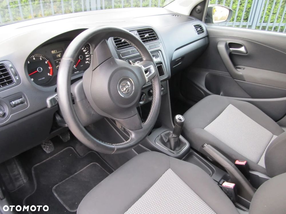 Volkswagen Polo - 11