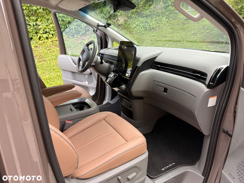 Hyundai Staria 1.6 T-GDI HEV Luxury - 13