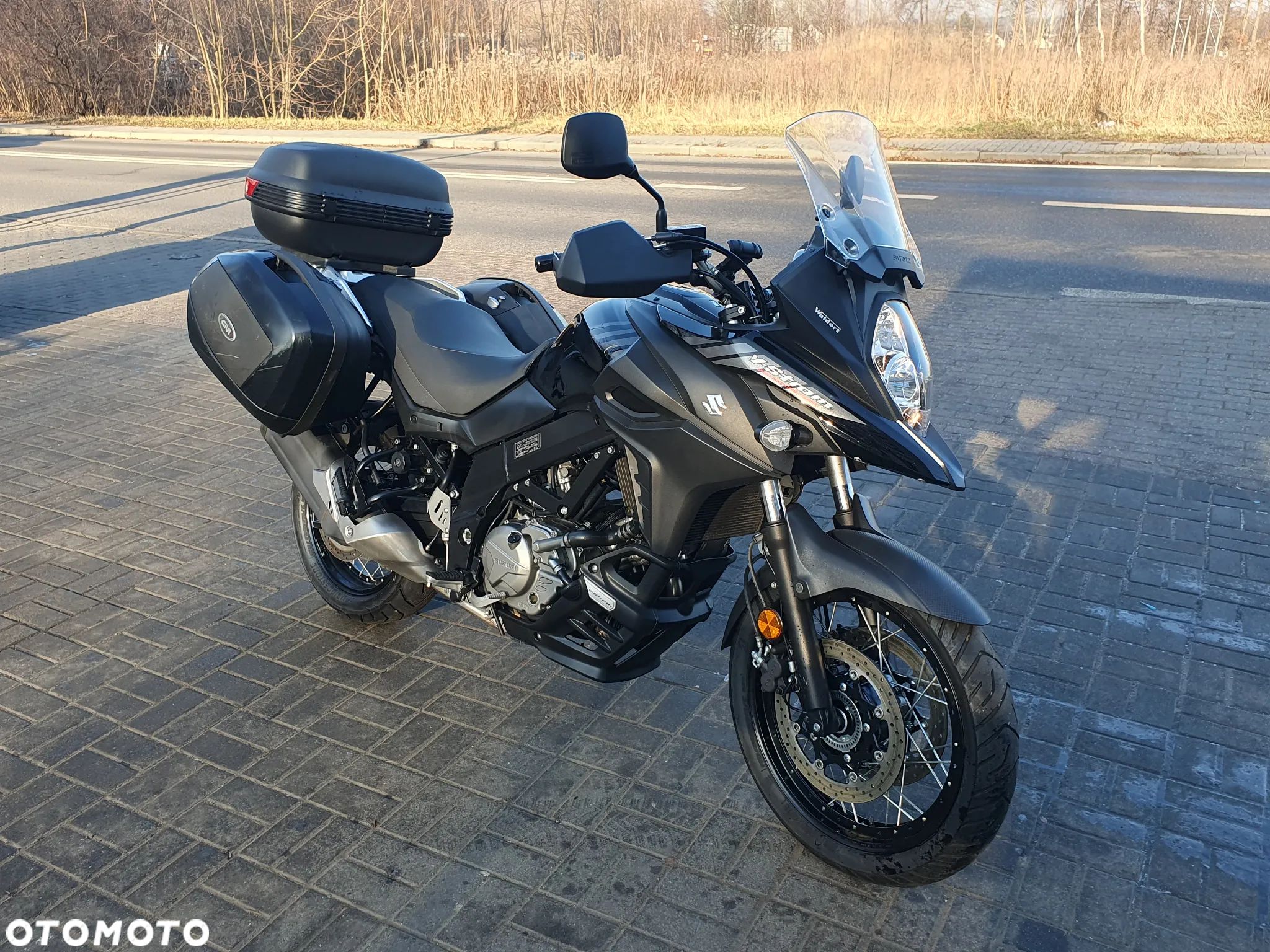 Suzuki V-STROM - 1
