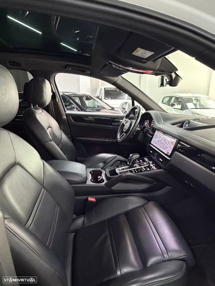 Porsche Cayenne S - 10