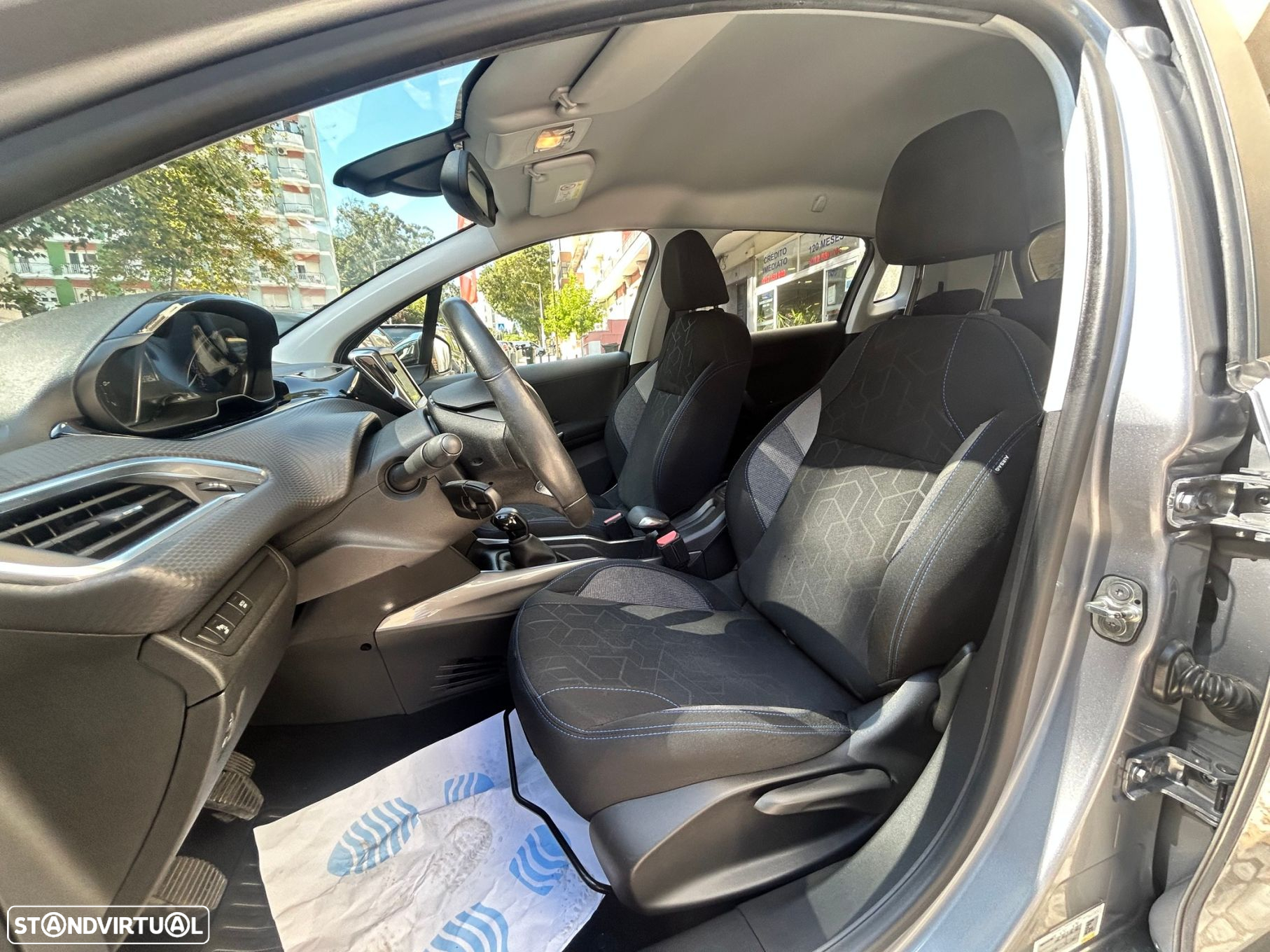 Peugeot 2008 1.2 PureTech Style - 8