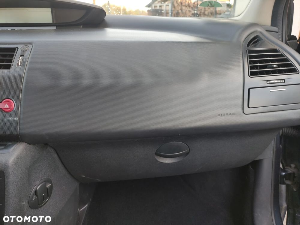 Citroën C4 1.4 16V Equilibre - 9