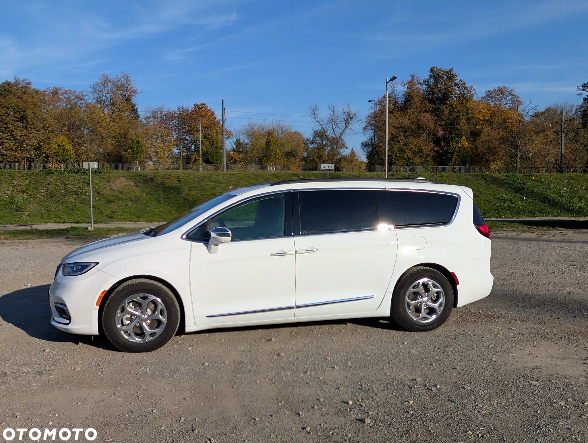 Chrysler Pacifica - 3