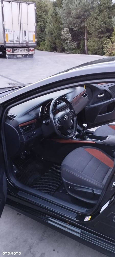 Toyota Avensis 2016