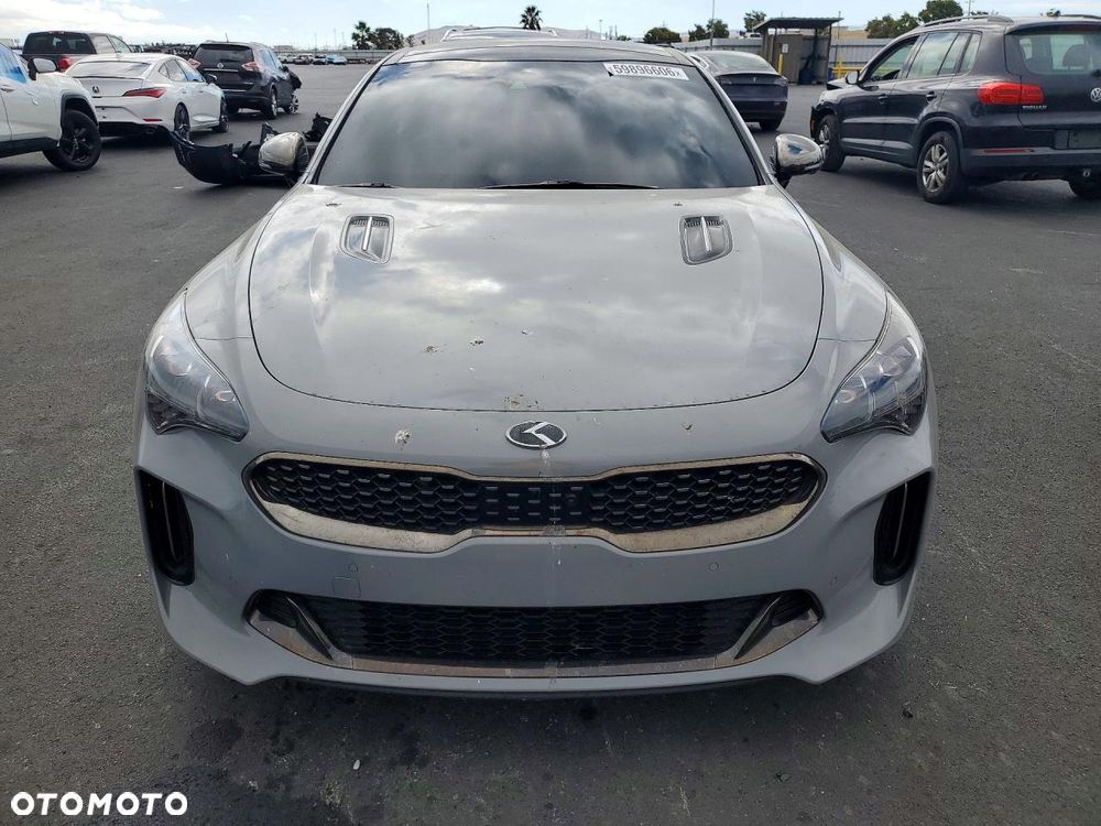 Kia Stinger - 5