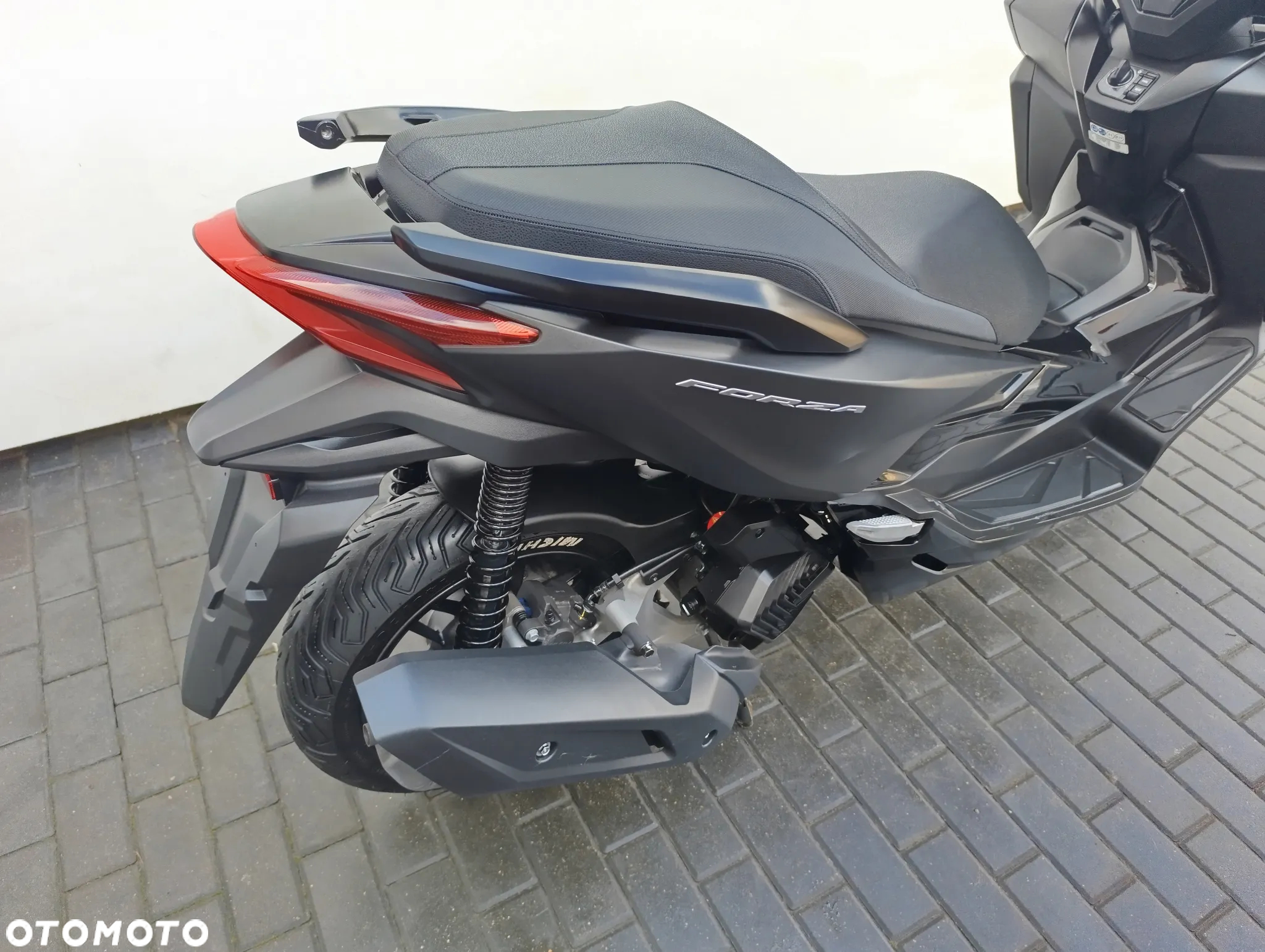 Honda NSS - 19