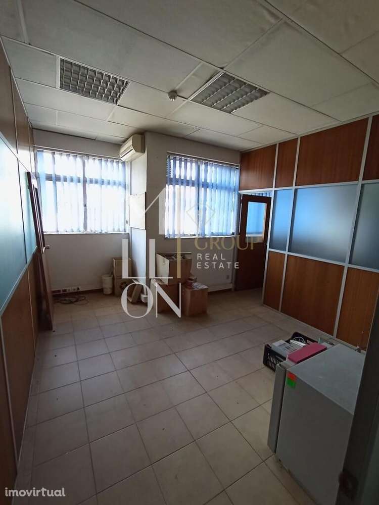 Armazém 1.000 m2 Pedroso - Grande imagem: 3/19