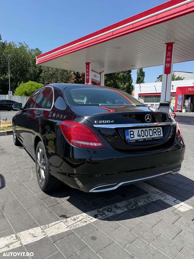 Mercedes-Benz C - 12