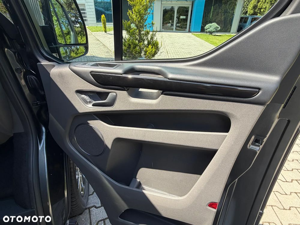 Ford Tourneo Custom 2.0 TDCi L1 Titanium SelectShift - 24