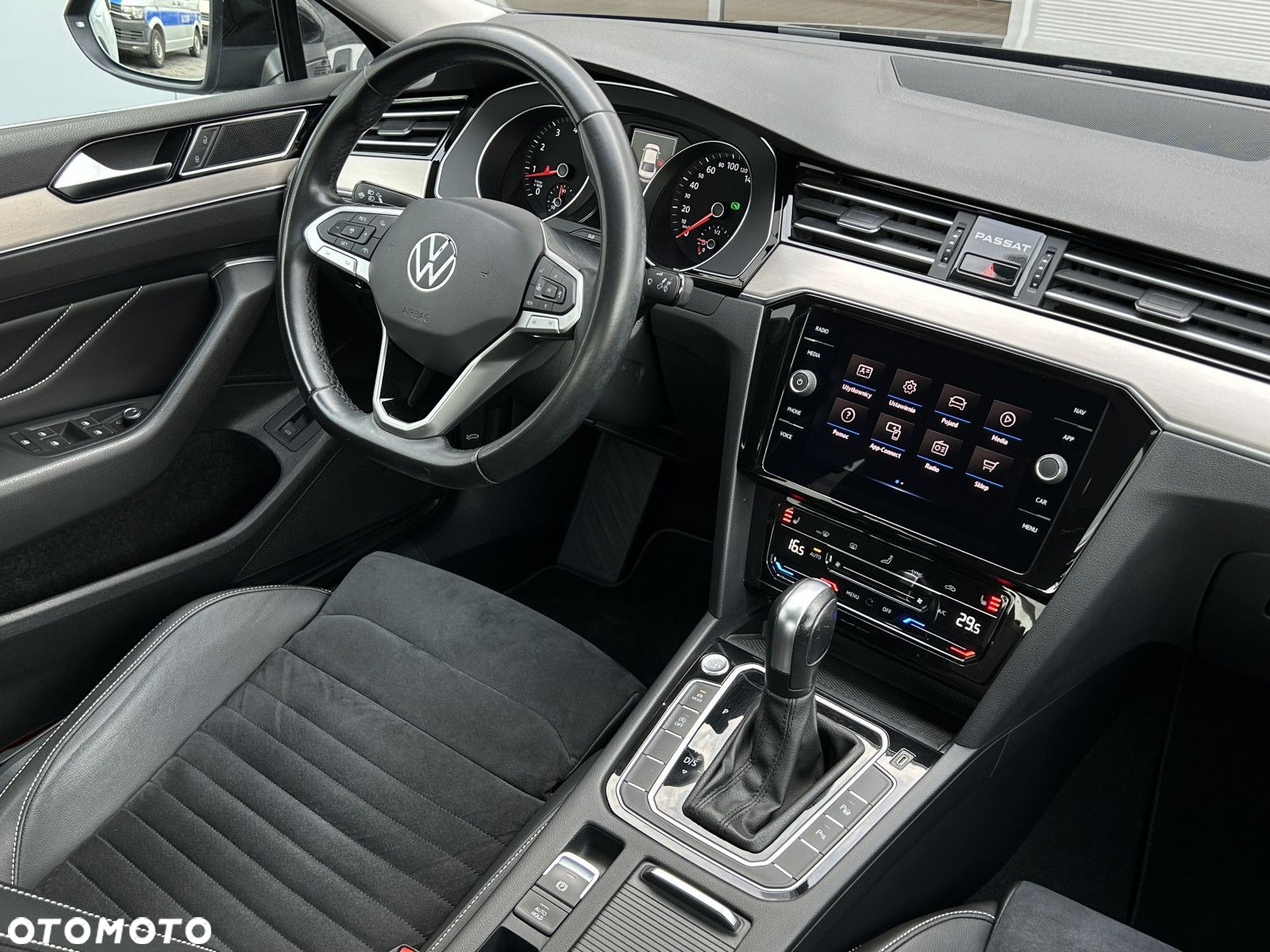 Volkswagen Passat 1.5 TSI EVO Elegance DSG - 17