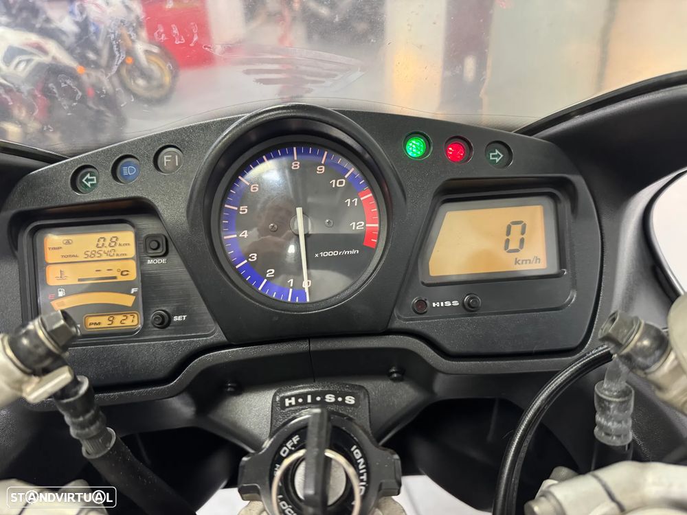 Honda CBR 1100 XX - 6