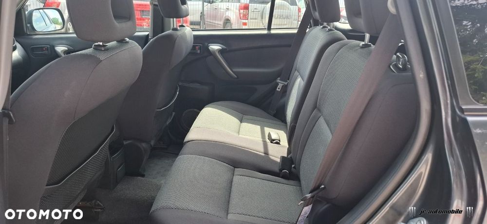 Toyota RAV4 D-4D 4x4 Sol - 13
