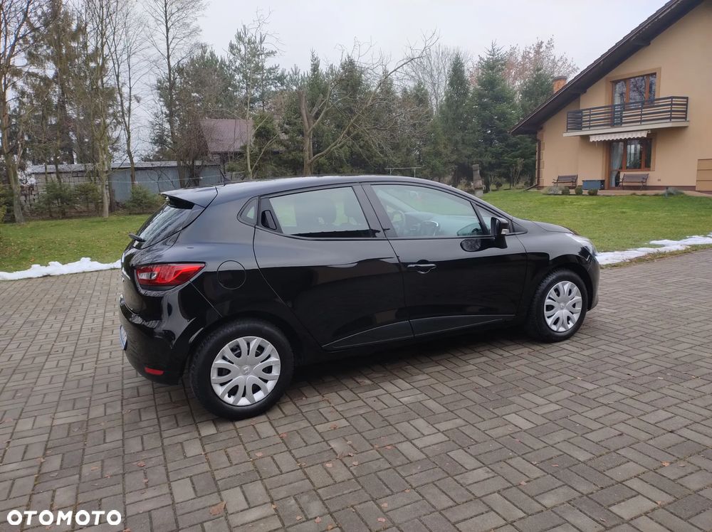 Renault Clio 1.2 16V 75 Experience - 12