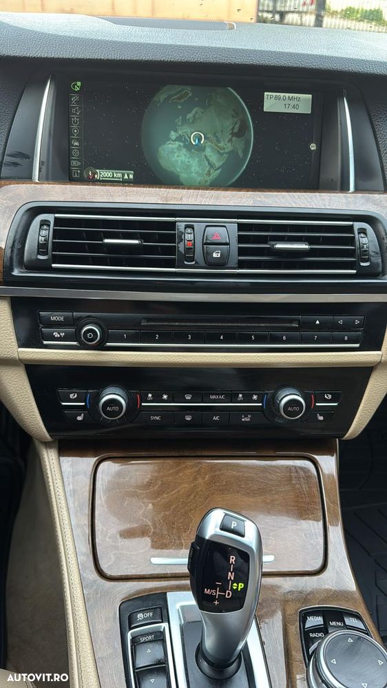 BMW Seria 5 528i xDrive AT - 11