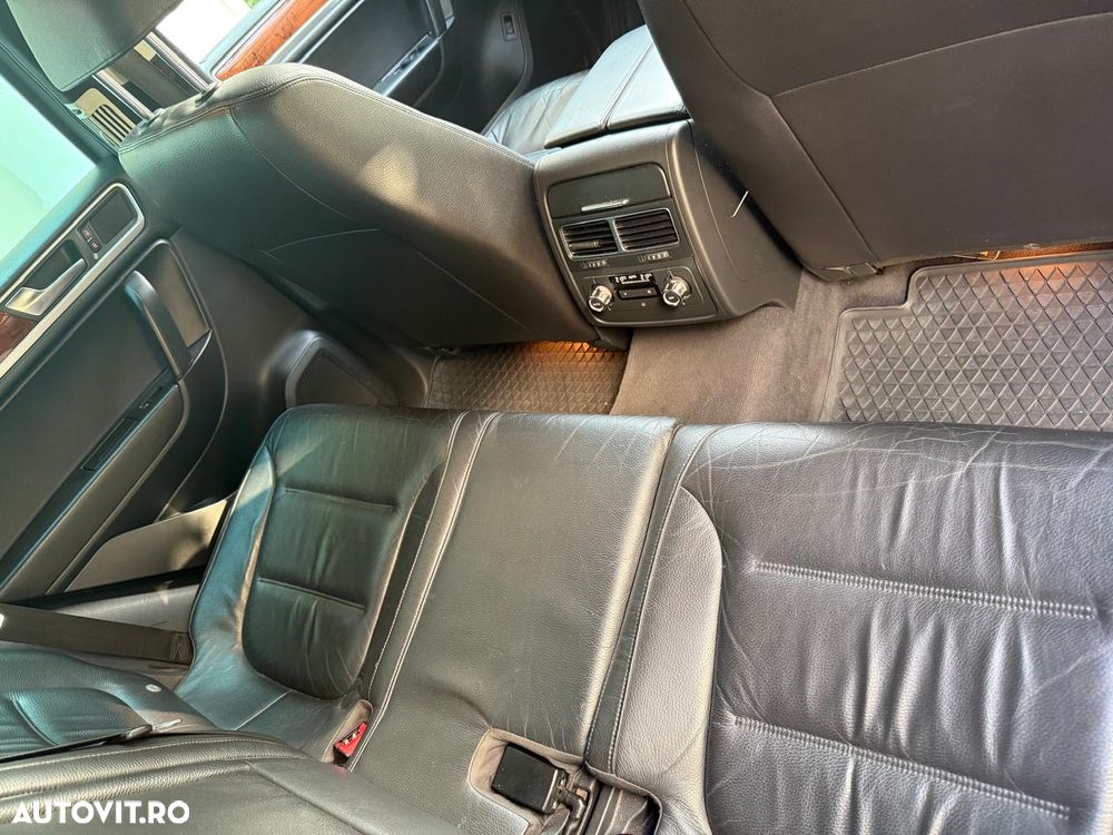 Volkswagen Touareg - 17