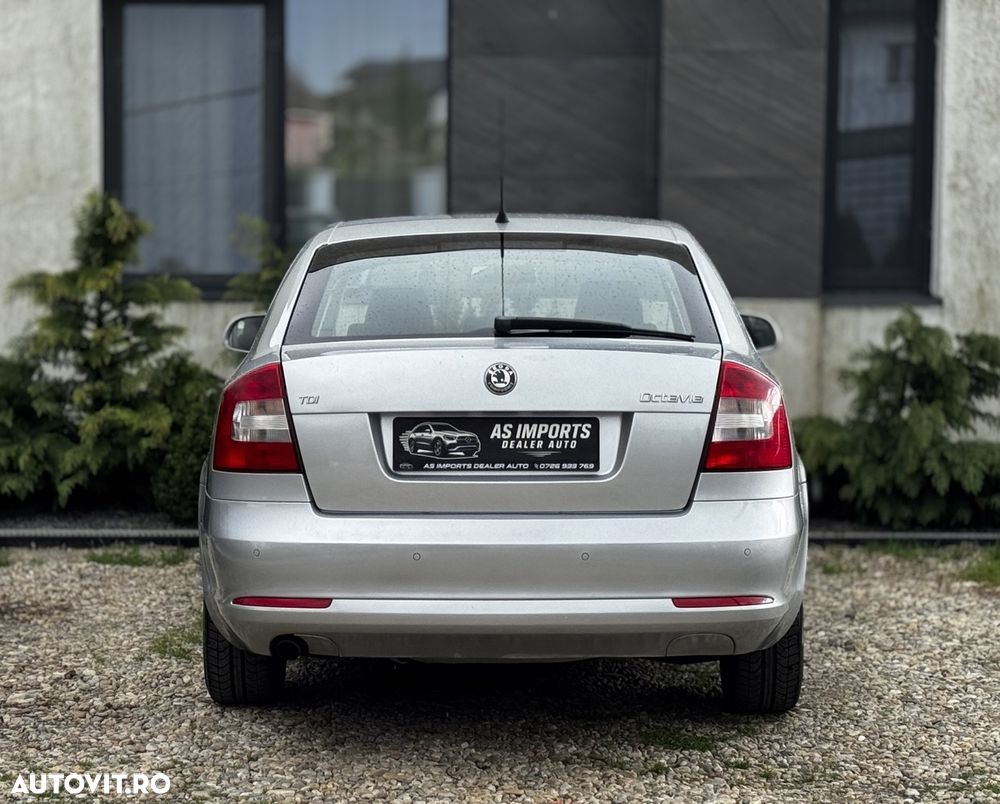 Skoda Octavia 1.6 TDI DPF Ambiente - 6