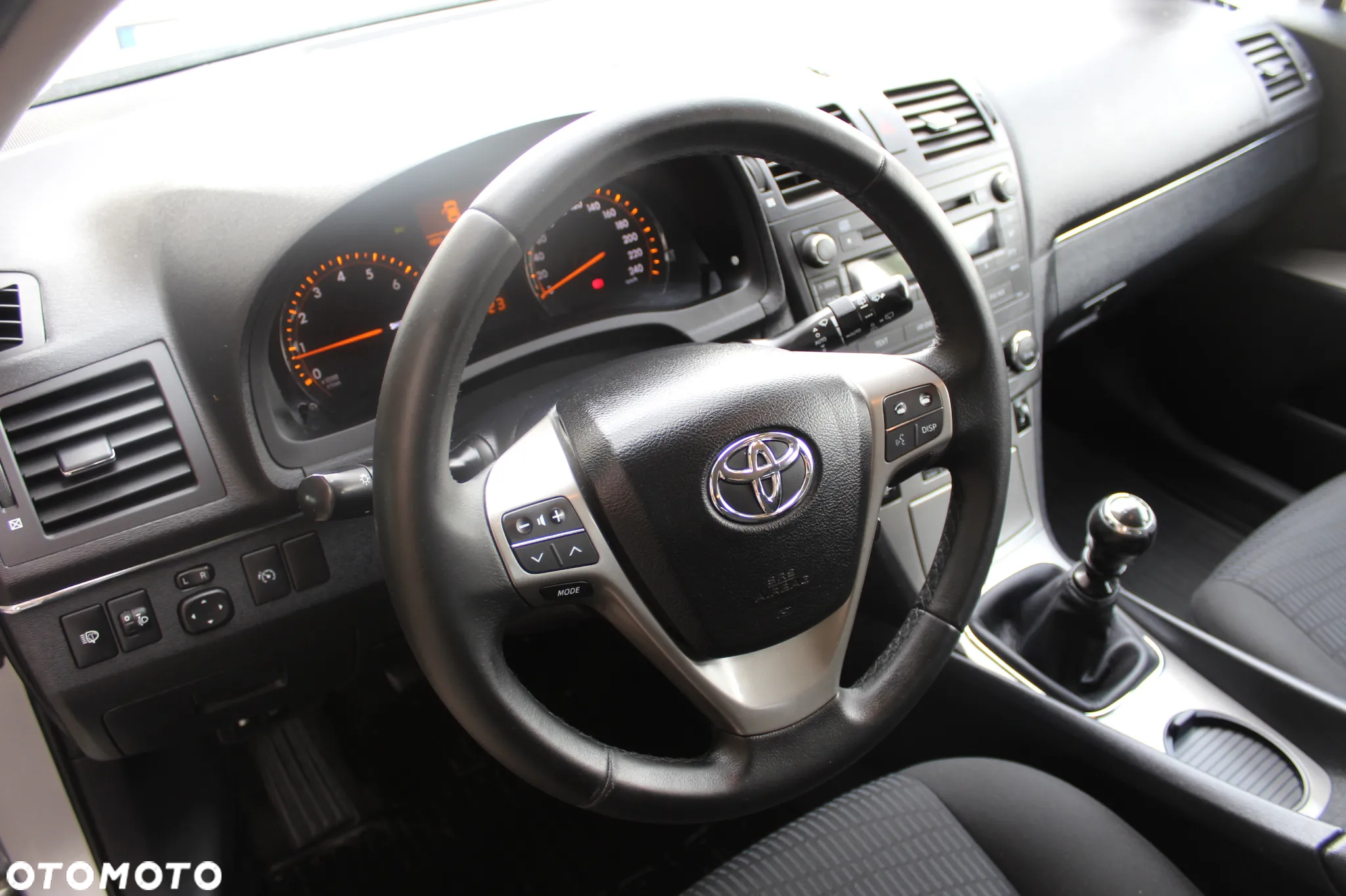 Toyota Avensis - 13